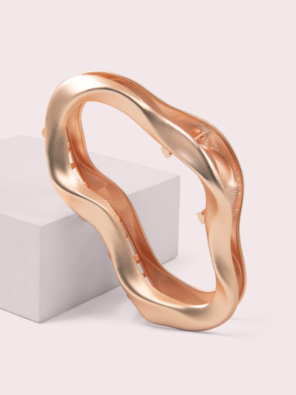The Hair Edit Goddess Curvaceous Metal Claw Clip in Rose Gold